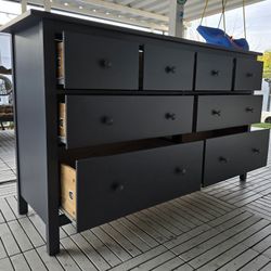 Very Nice Real Wood Dresser. 