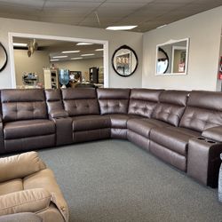 Brand New Sectional (Close Out Pricing)