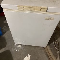 Deep Freezer, Works Great ,Old School 