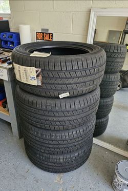 New- Blackhawk
Size: 235/55R17 (235/55/17)