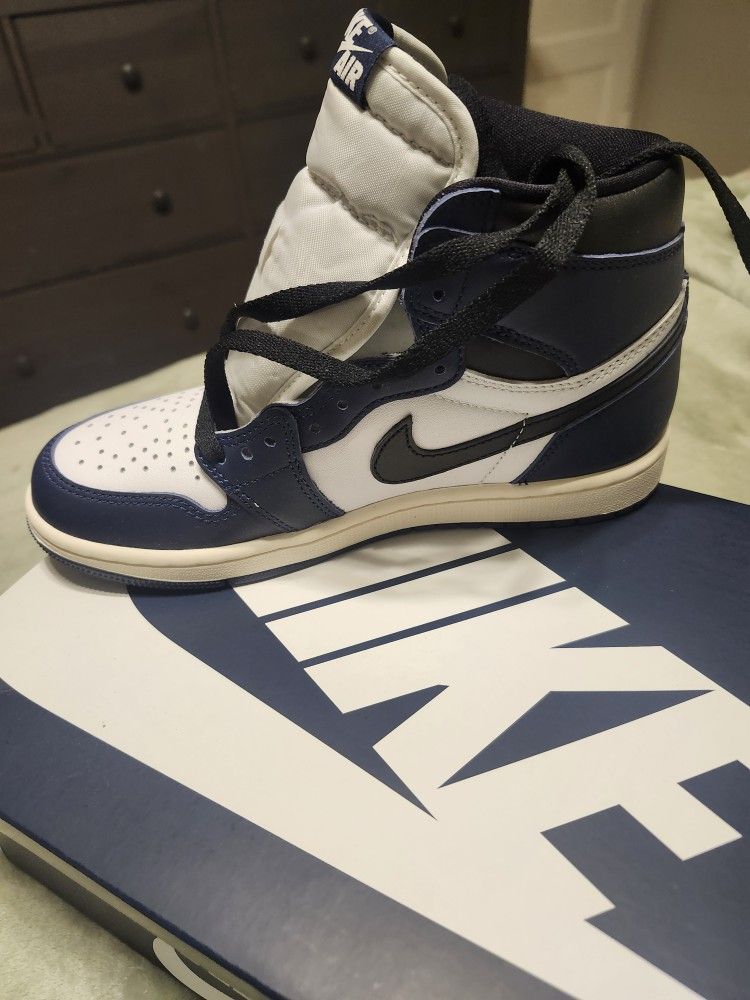 New Nike Size 7