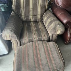 FREE - ETHAN ALLEN CLUB CHAIR