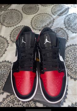 Jordan 1 low bred toe size 8