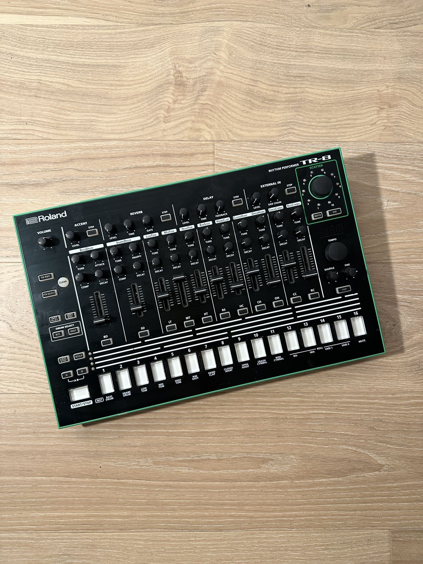 Roland Aira TR-8 Rhythm Performer Drum Machine