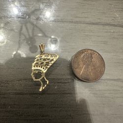Solid 14k Yellow Gold Nefertiti Head Pendant Beautiful