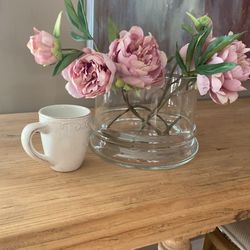 Crystal Flower  Vase With Artificial Flowers . 