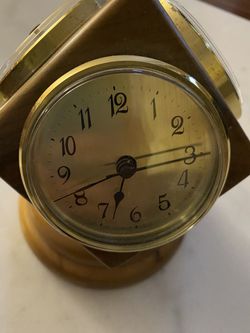 Desk clock