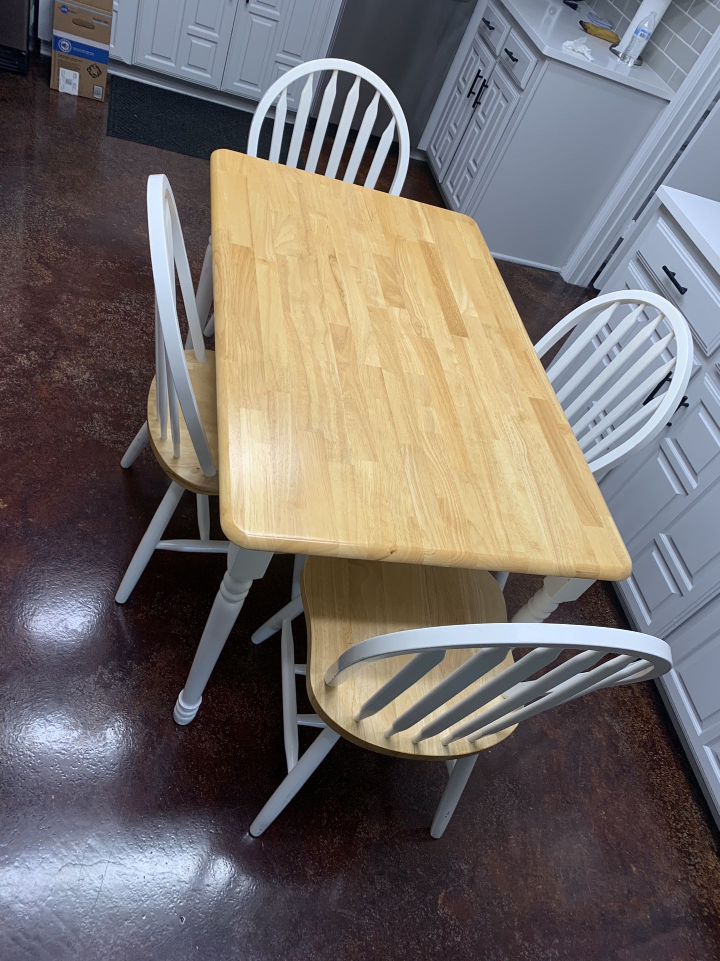 4 Chairs and Dining Table Great Condition