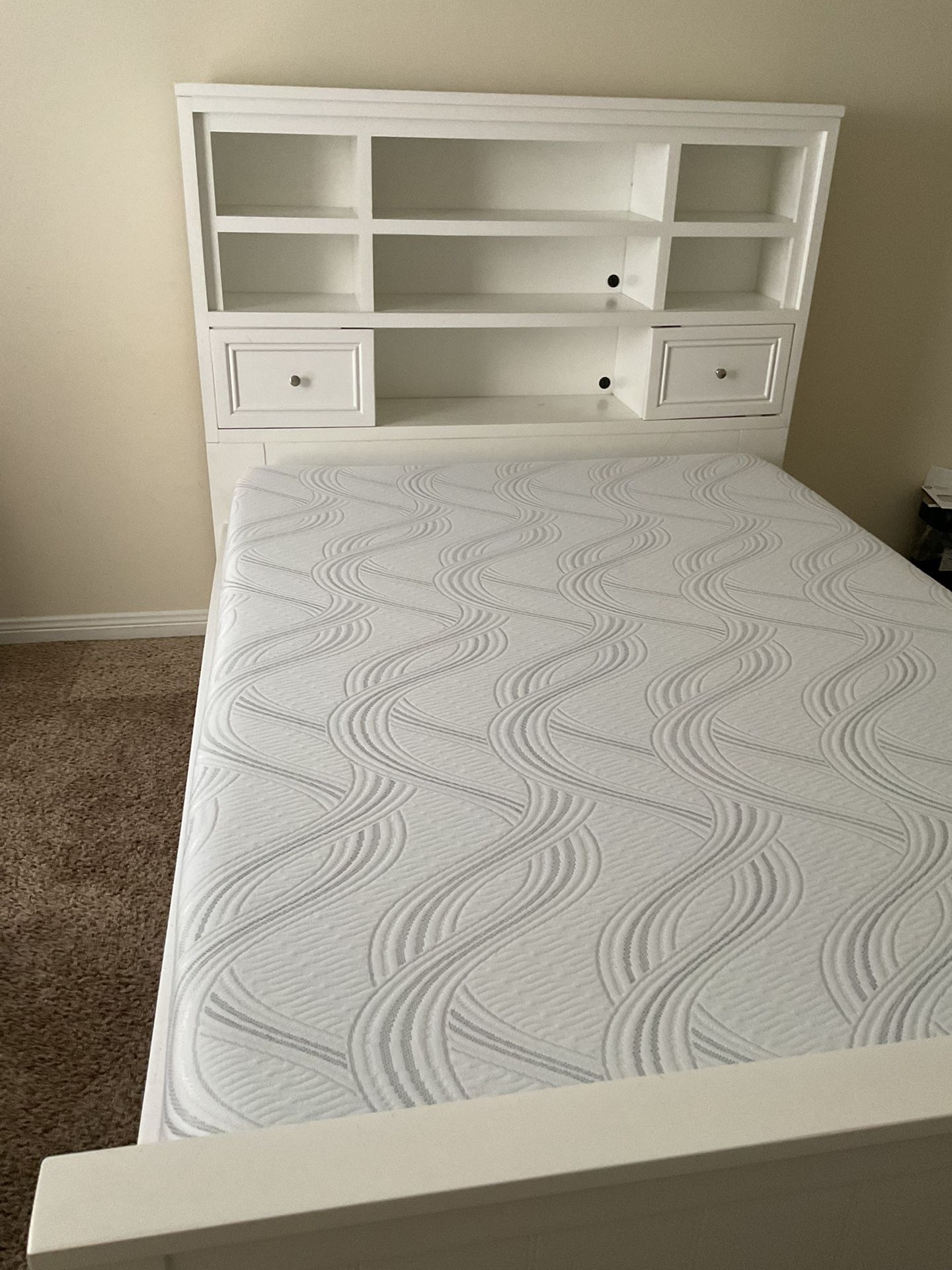 Full  Size Bed White 