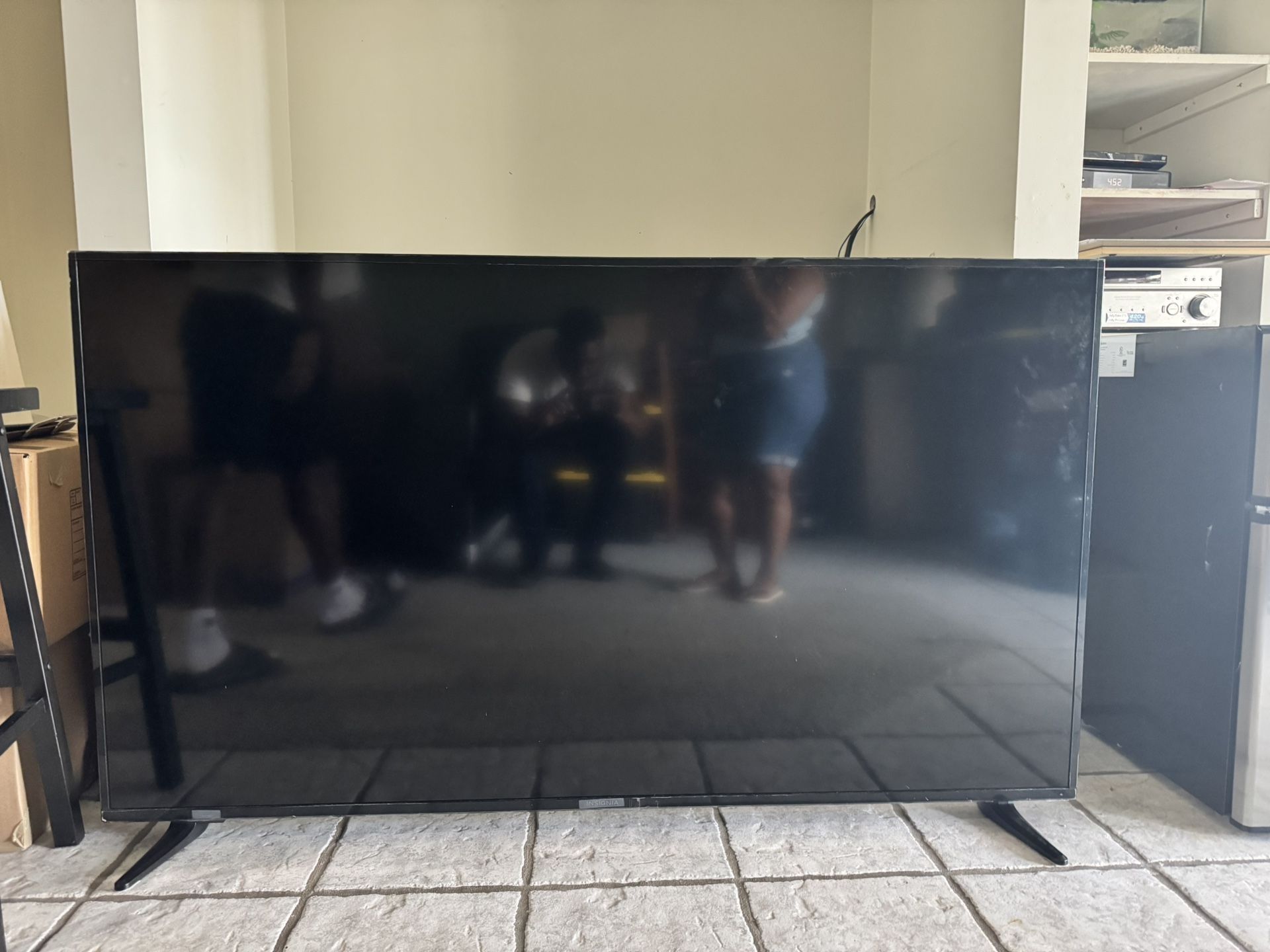 75in Insignia Flat Screen 