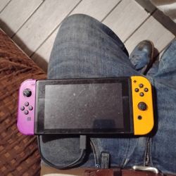 Nintendo Switch With 2 Joycon Controllers 128 Gb SD Card And Mariokart 8 Deluxe Game Card 100$ TODAY ONLY!