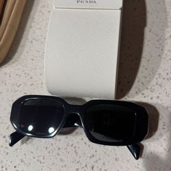 Prada sunglasses (unisex)