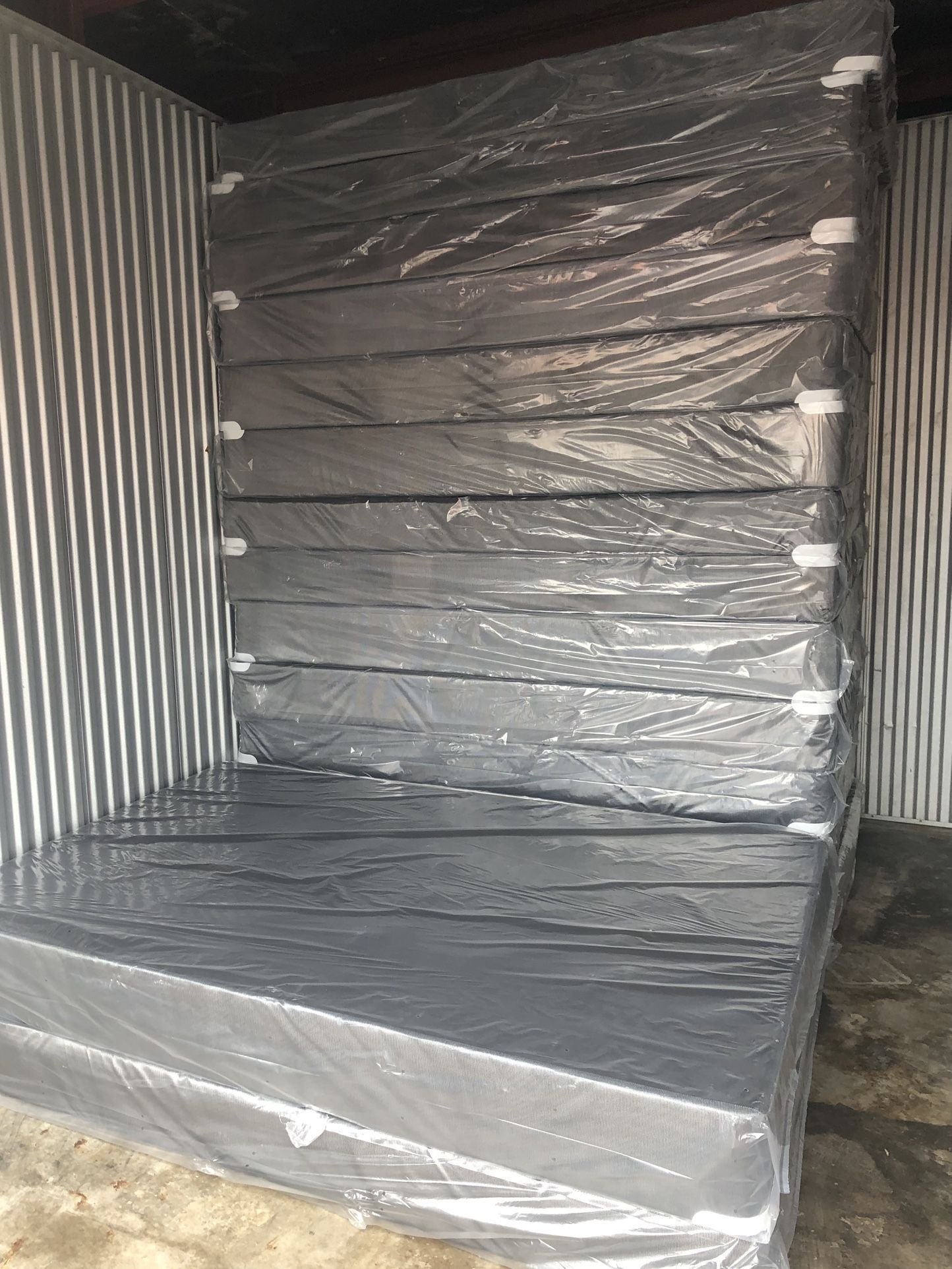 Box Spring Queen Size. New From Factory, Also Available In Twin-Full-King and Cali-King Same Day Delivery 🚚 