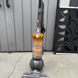 Dyson vacuum Cleaner 