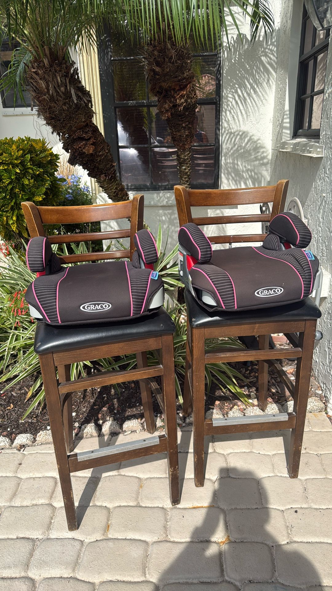 2 Graco Car Seats!