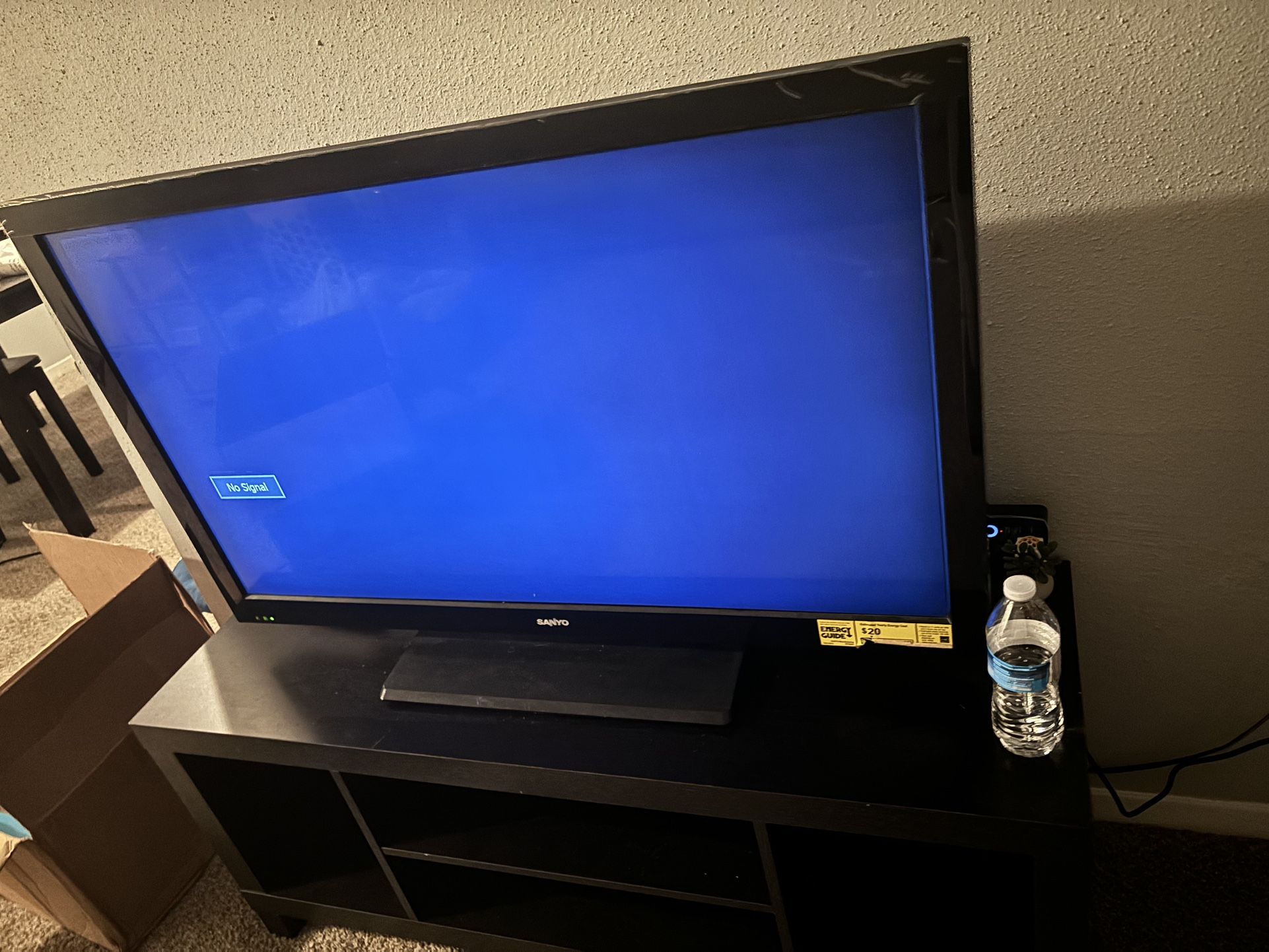 43 Sanyo NOT Smart tv
