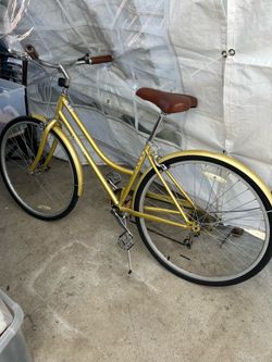 Yellow bike Cambridge