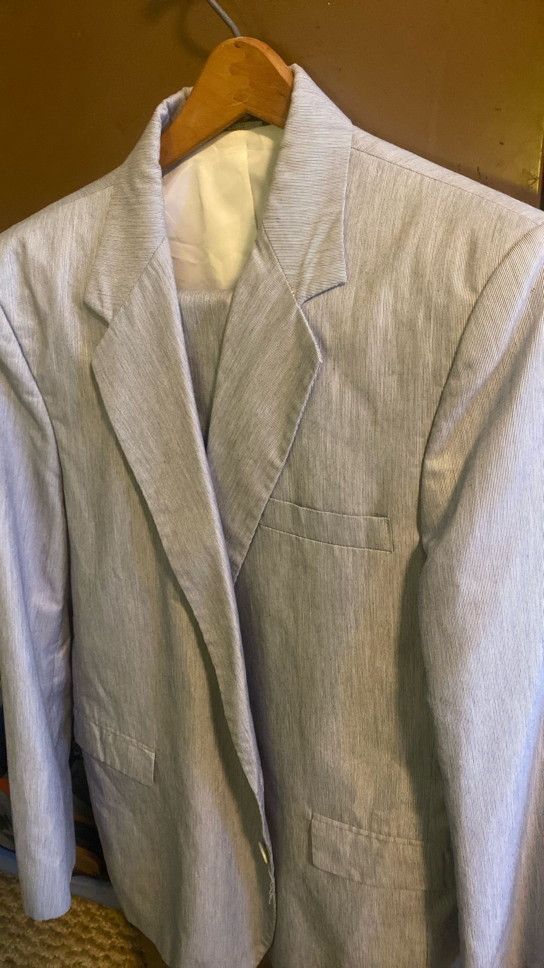 Suit - Men’s - Free/ Gratis