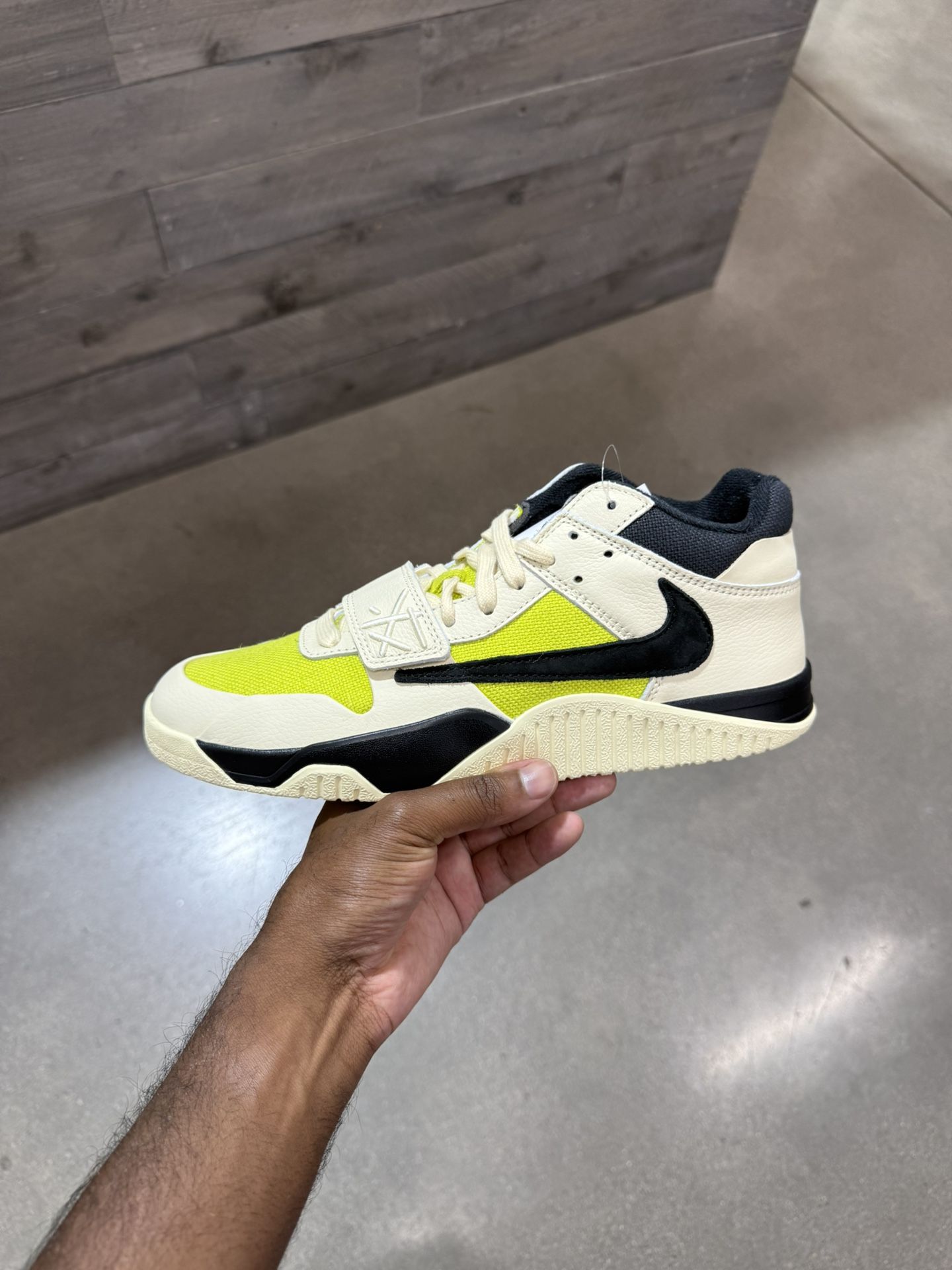 Travis Jump man Jack Neon 10
