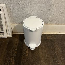 Bathroom Step Trash Can