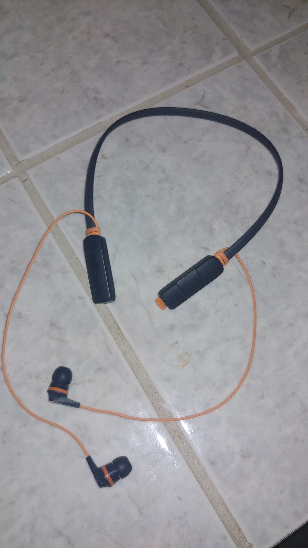 Wireless skullcandy earbuds