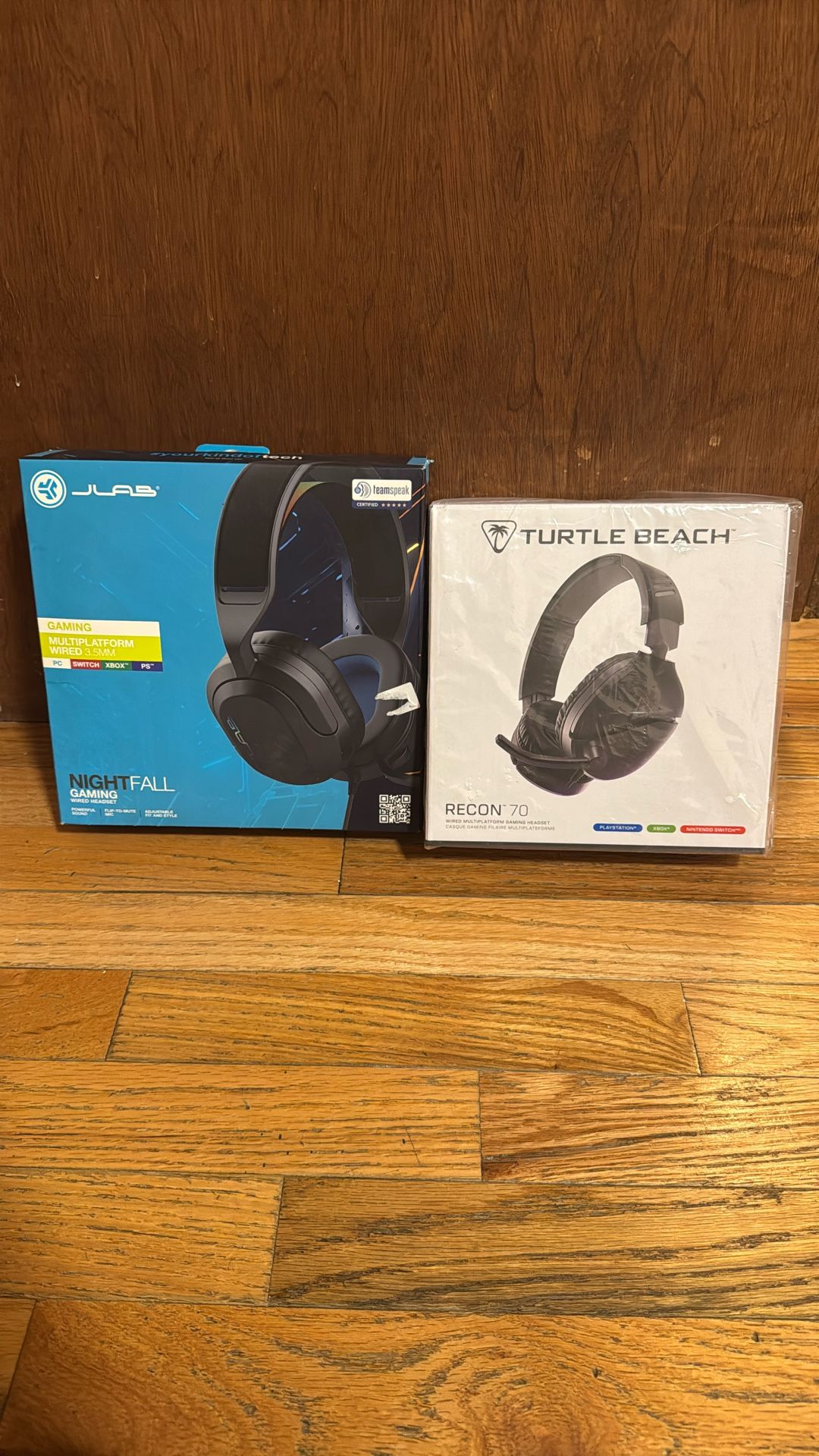 2 Pairs Of Gaming Headphones 
