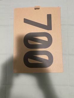 Addidas Yeezy 700 v3 Azael  size 11