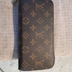 Louis Vuitton zippy wallet