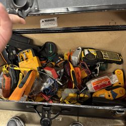 Multi Meters And Leak Detectors 