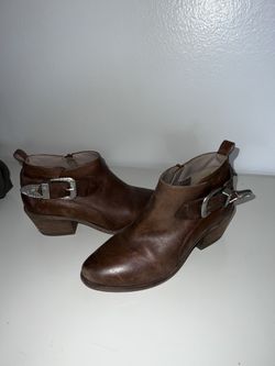 Brown leather Steve Madden booties size 7