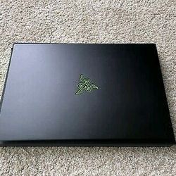 Razer Blade 15 Advanced Model -FHD 300Hz - 10th I7 - RTX2070s - 16GB - 512 GB