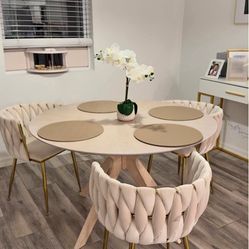 Round Table Dining Sets 
