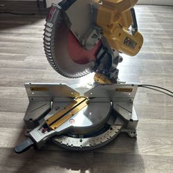 Dewalt 12 inch Miter Saw 