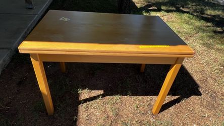 Polish wood swivel/swing-out table