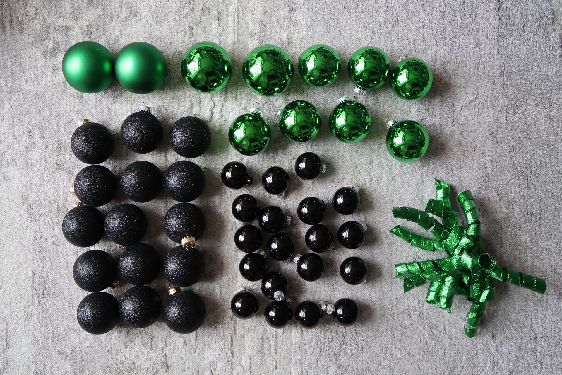 Glass Ball Christmas Tree Ornaments Black & Green 46 Ornaments