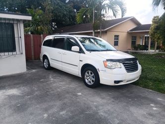 2010 Chrysler Town & Country