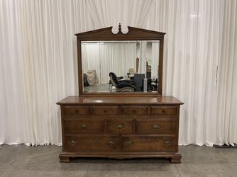 Ethan Allen American Traditional Solid Maple 9-Drawer Triple Dresser with Pediment Mirror, Nutmeg, Made in USA