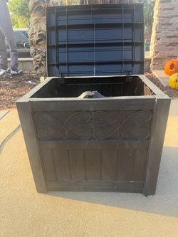 Suncast Outdoor Storage Deck Box