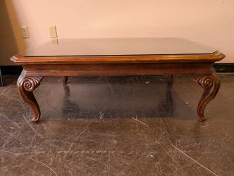 Henredon Traditional Burl Wood Veneer Coffee Table with Glass Top