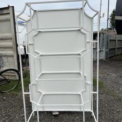 Modern White Etagare