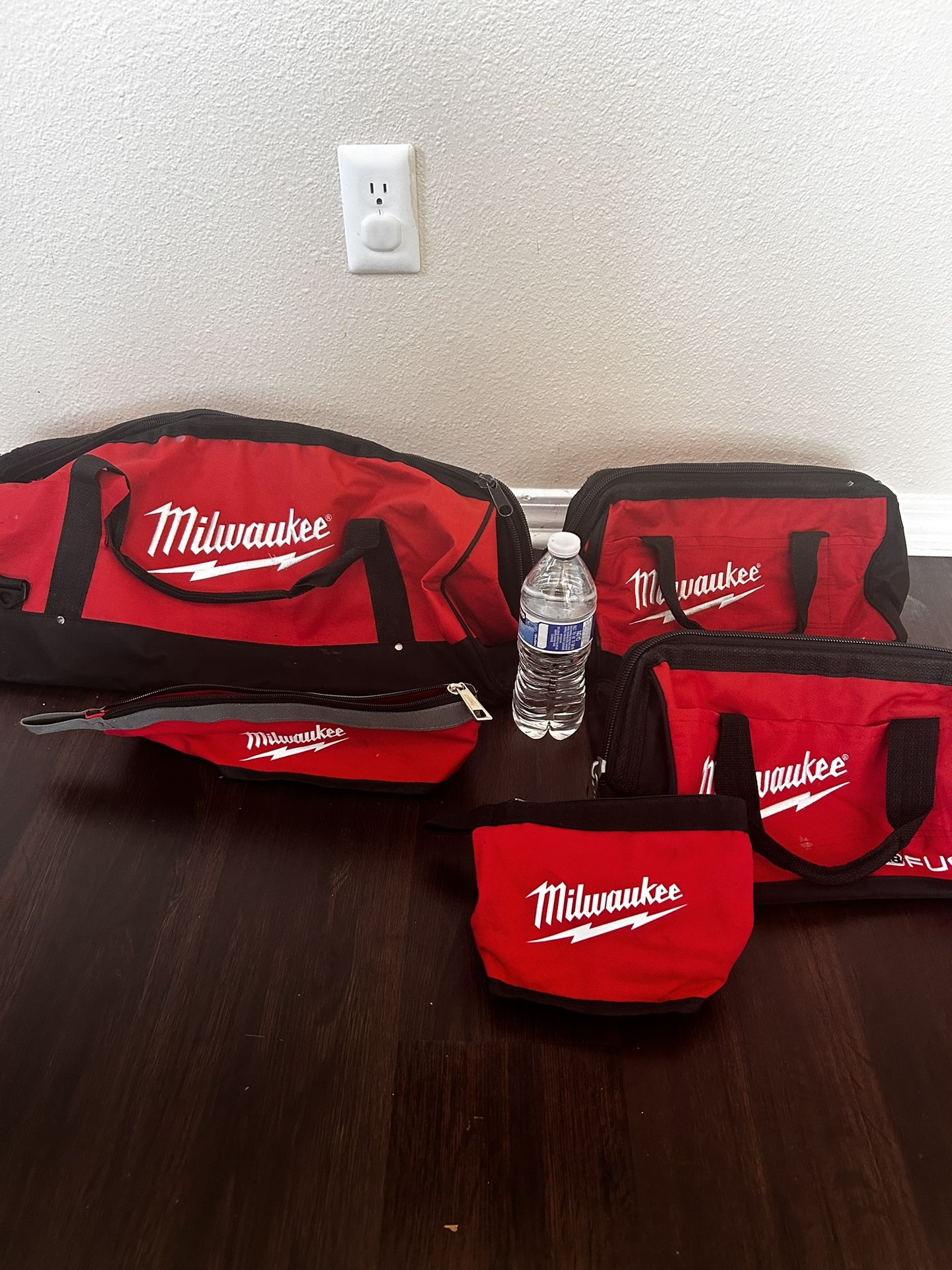 Wmilwaukee tool bags