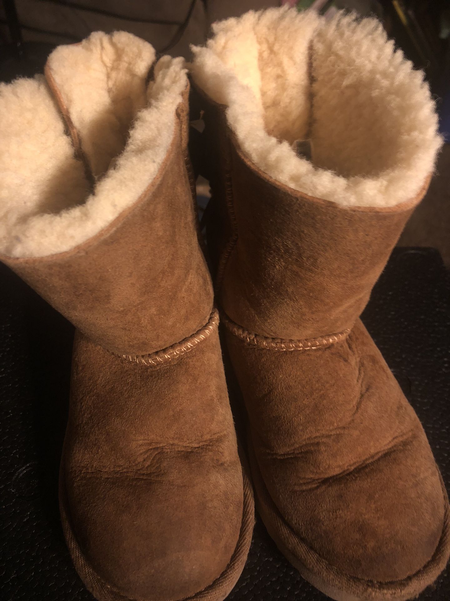 UGG Australia Bailey Bows. Size 10C