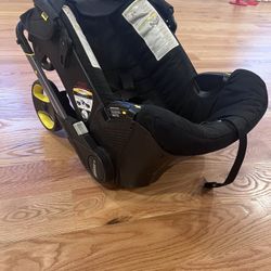 Doona Car Seat Stroller Combo (travel bag included)