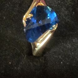 Vibrant Blue Trillion Cut Ring - High-End Designer Style