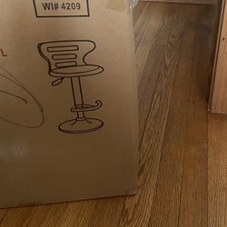 Bar Stool Chair Walnat/black Never Used Still In The Box