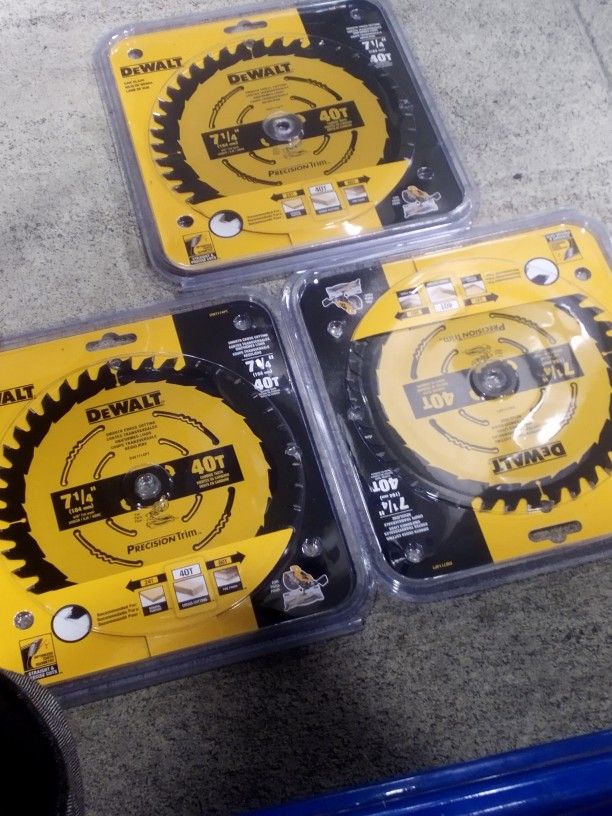 $50 For All Of Them Skill Saw Blades Yeah They're Doing This Is Going Quick Now I Hear Jack Moon Buddy I'm Going To Get Out