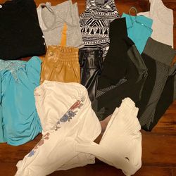Women's/Juniors Clothing Lot Size XS-M Converse Nike Forever 21 Nine West Dress Shirts Tank Tops