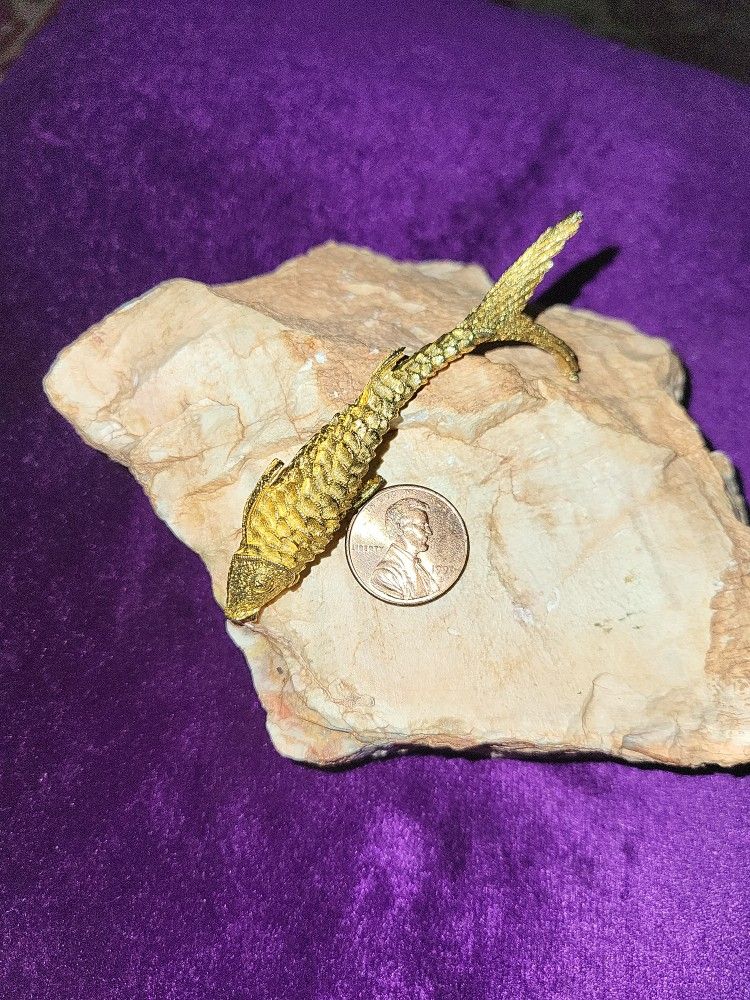 Koi Pendant, Goldtone.