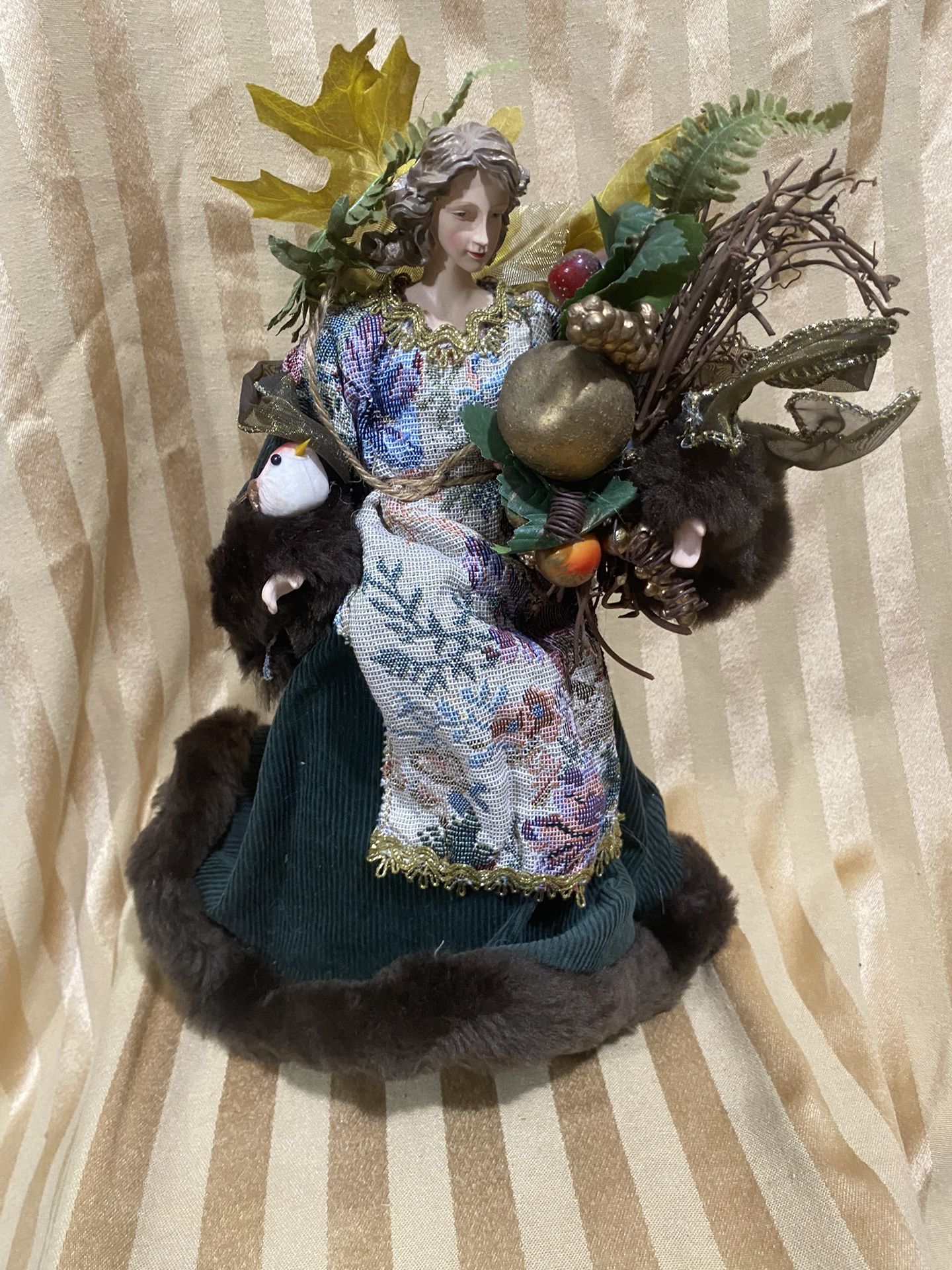 VINTAGE TREETOPPER/CENTERPIECE
