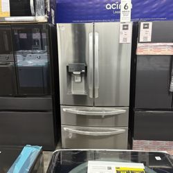 LG - 27.8 Cu Ft 4-Door French Door Refrigerator 